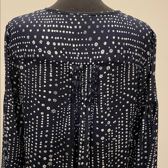 GAP Peasant Floral Pleated Pintuck Longsleeve Top Navy White Size S - Picture 7 of 11